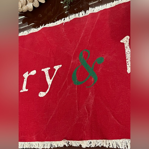 ๐Mud Pie Reversible Holiday Table Runner, 17" x 80", Red and Beige - Picture 5 of 14